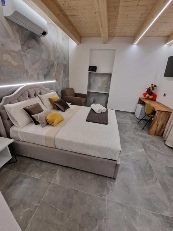 Marla Rooms Специя Екстериор снимка